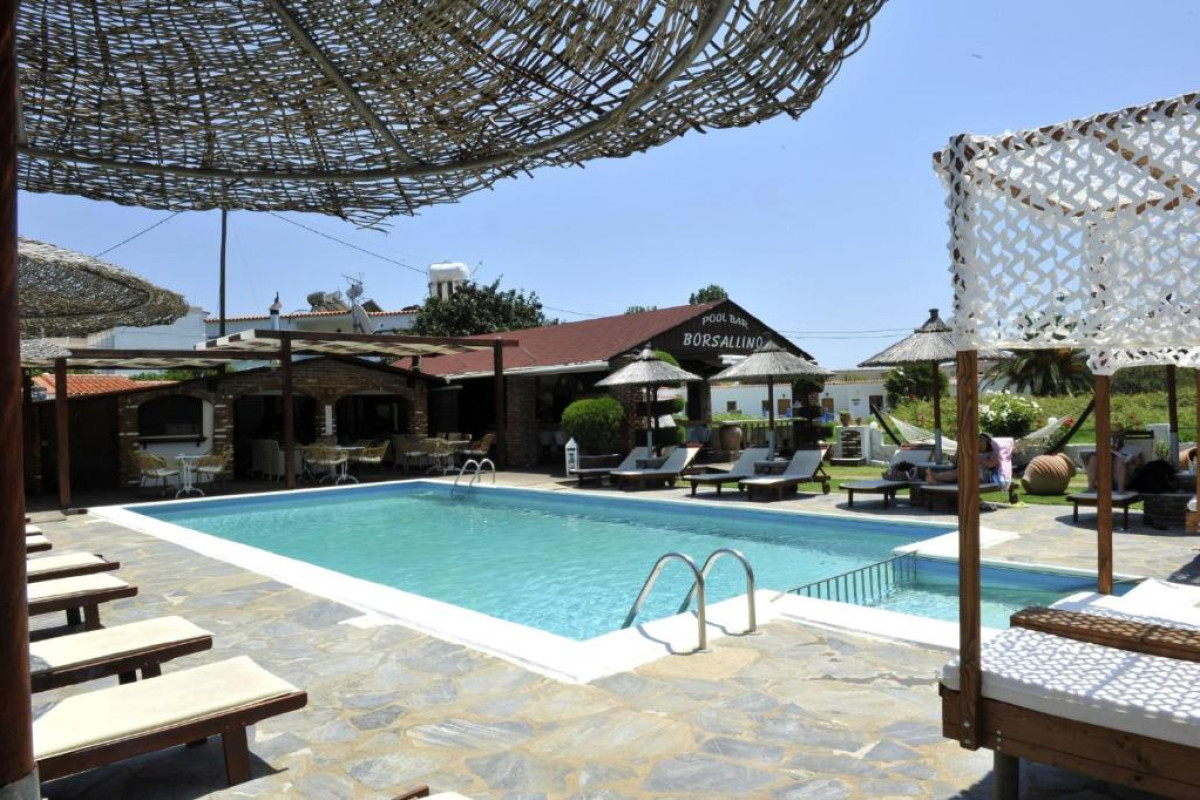Hotel Yalis Studios
