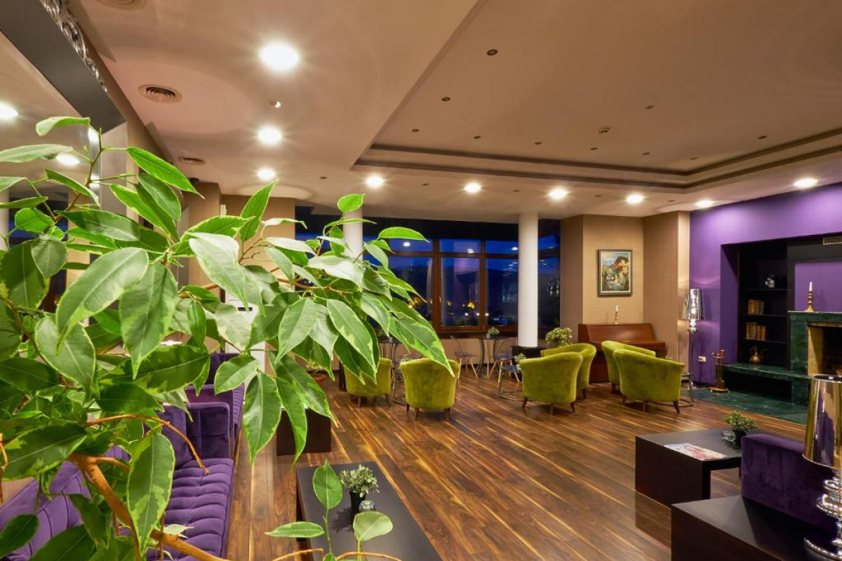 Yantra Grand Hotel