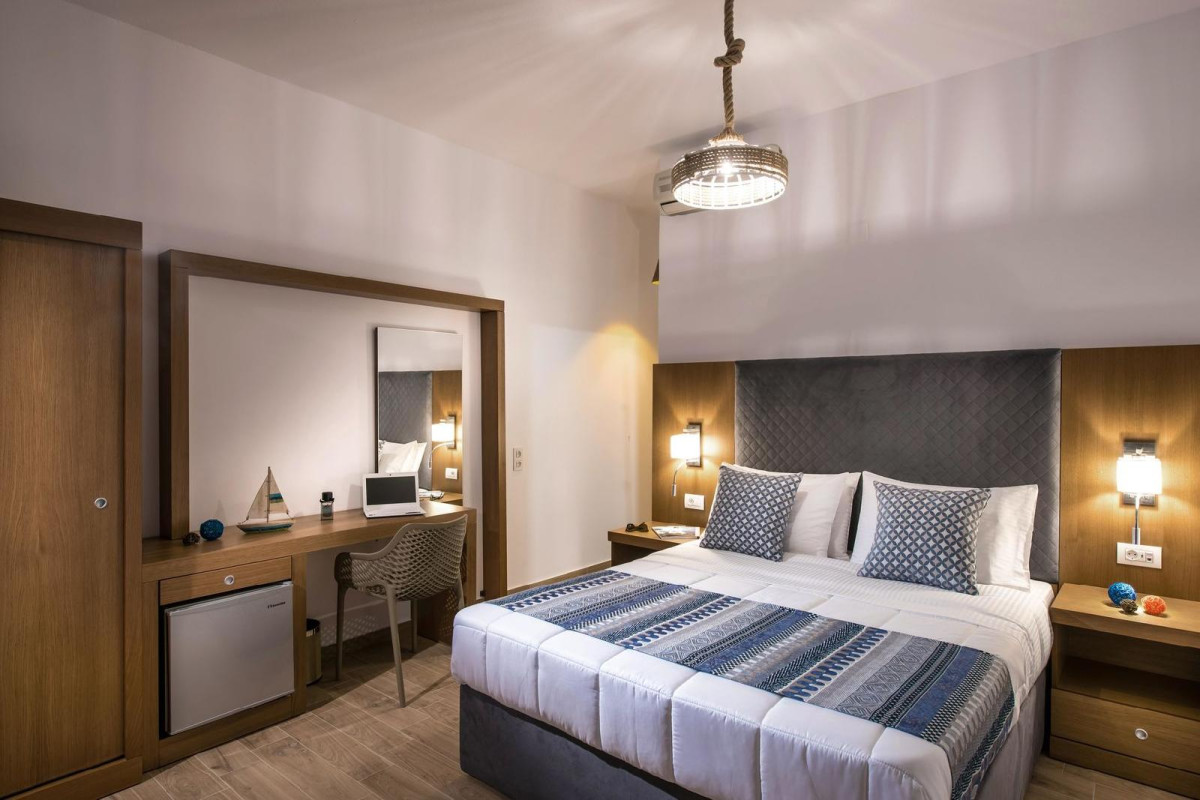 Yianna Caravel Suites By Checkin Adults Only