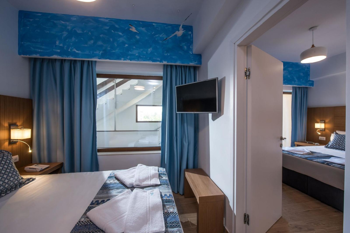 Yianna Caravel Suites By Checkin Adults Only