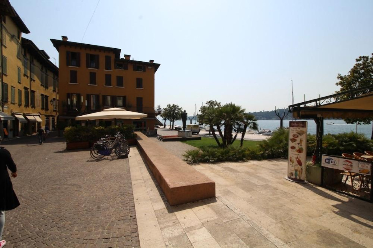 Zanardelli Square