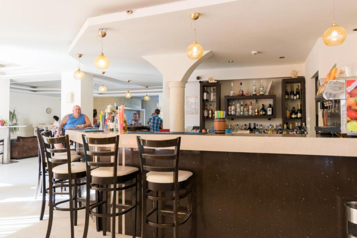 Zante Plaza Hotel & Apartments