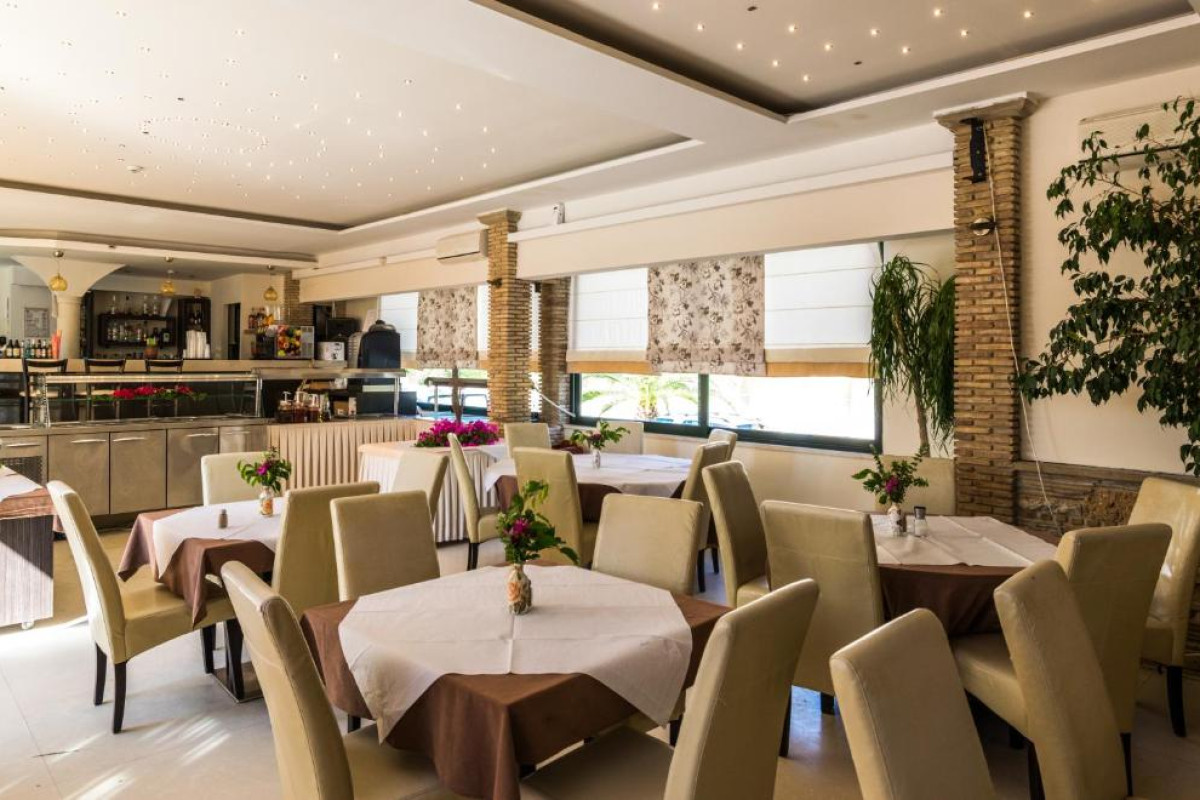 Zante Plaza Hotel & Apartments