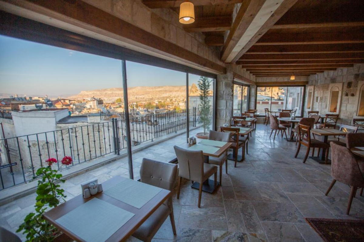 Hotel Zara Cave