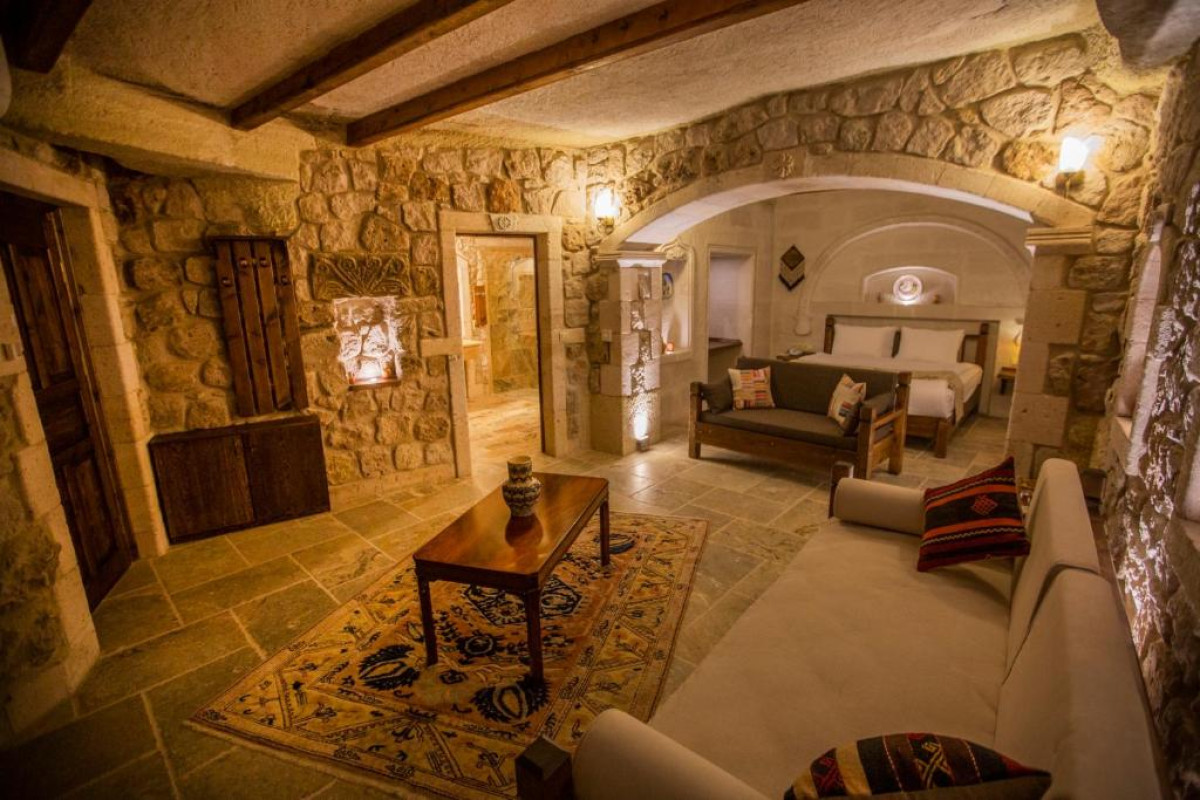 Hotel Zara Cave