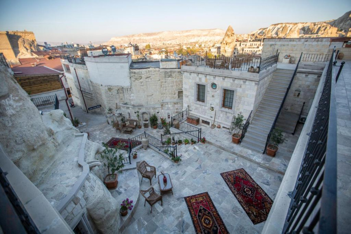 Hotel Zara Cave
