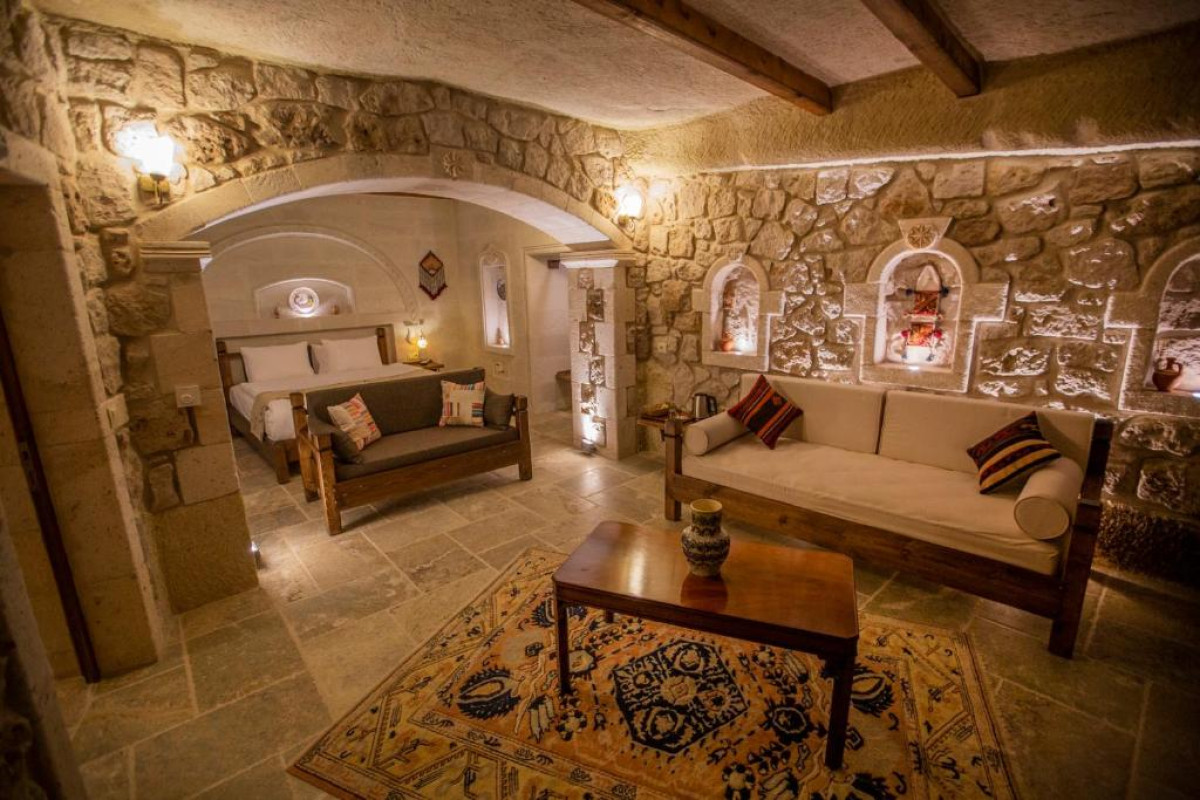 Hotel Zara Cave