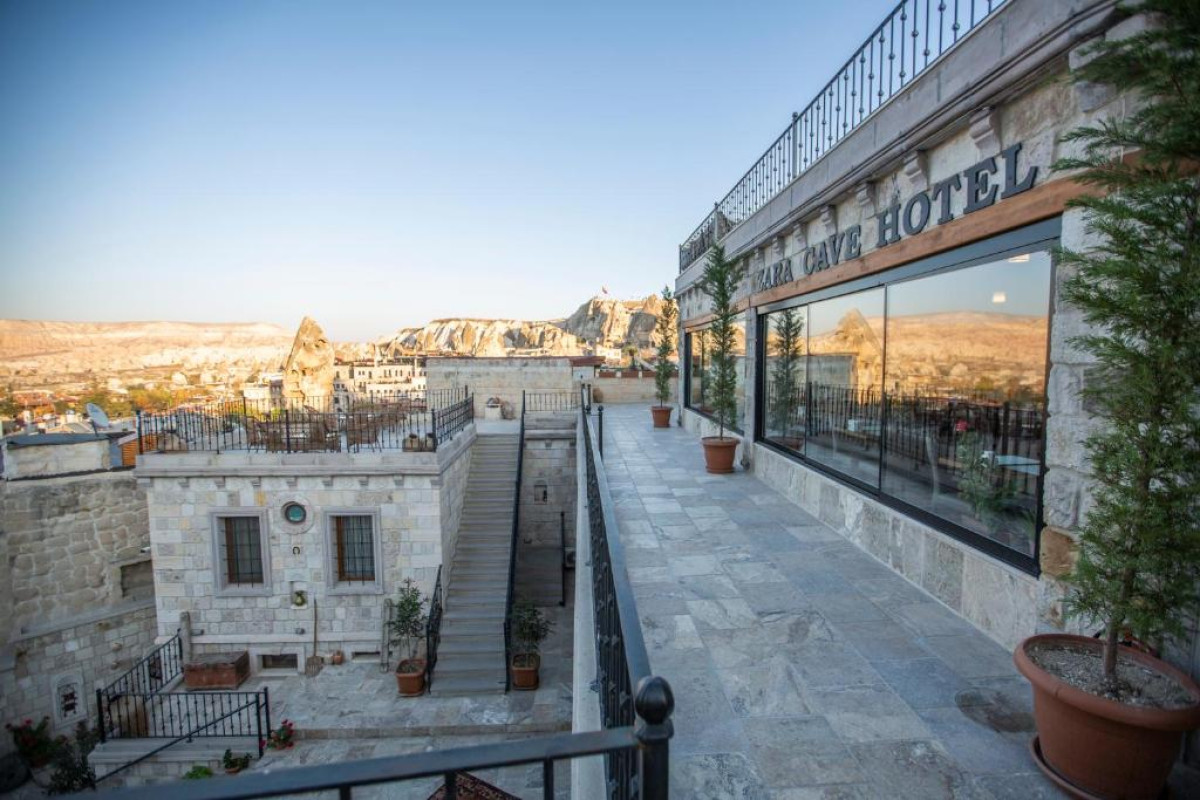 Hotel Zara Cave