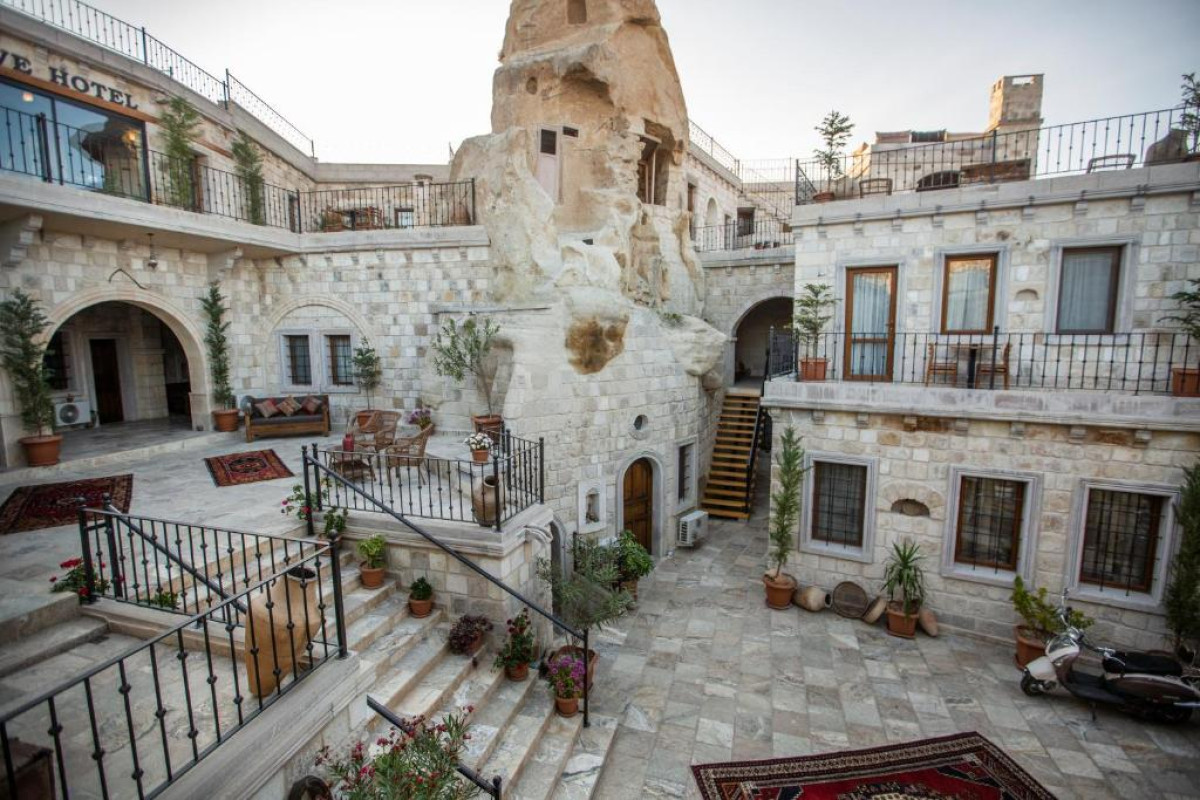 Hotel Zara Cave