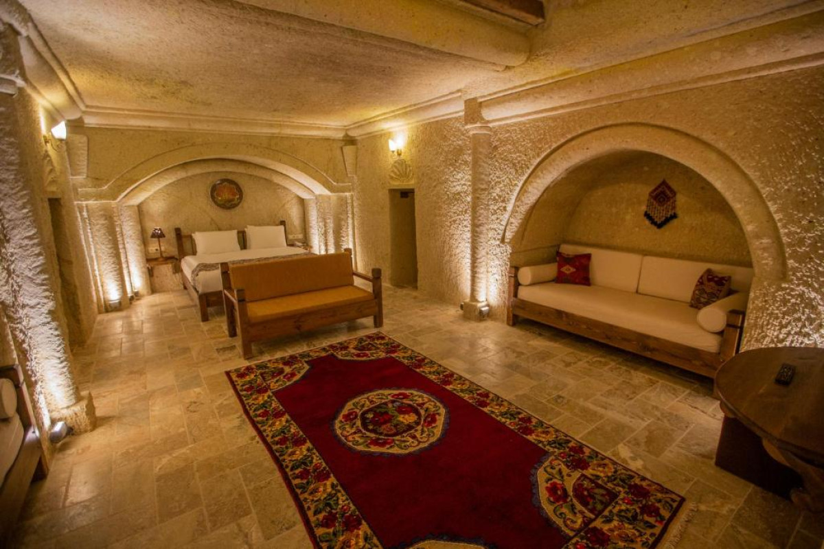 Hotel Zara Cave