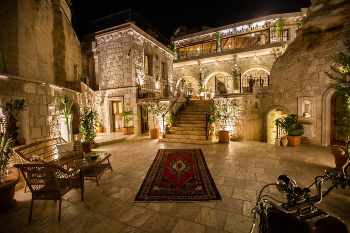 Hotel Zara Cave