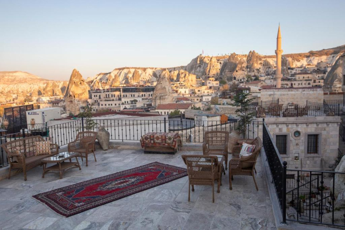 Hotel Zara Cave
