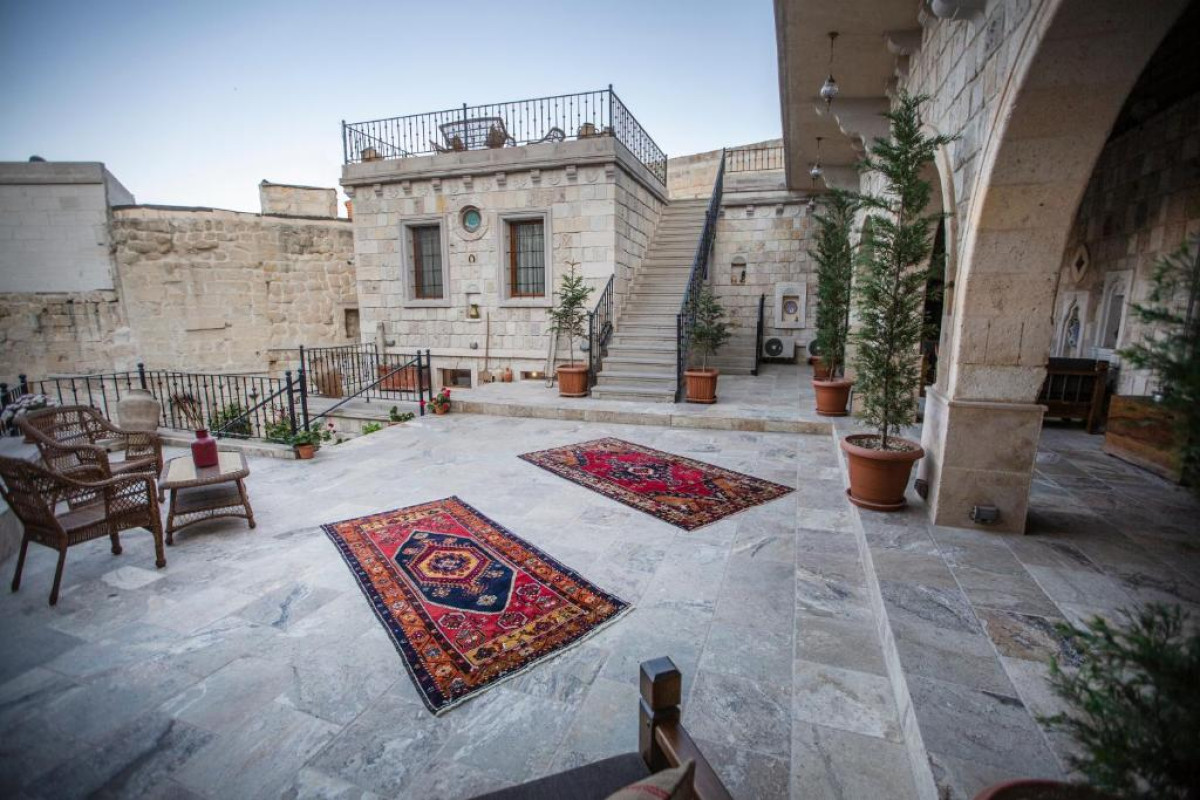 Hotel Zara Cave