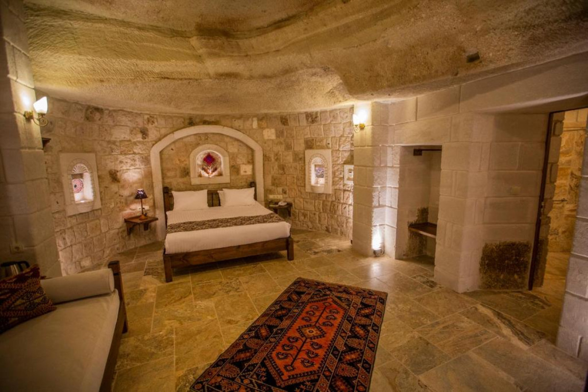 Hotel Zara Cave