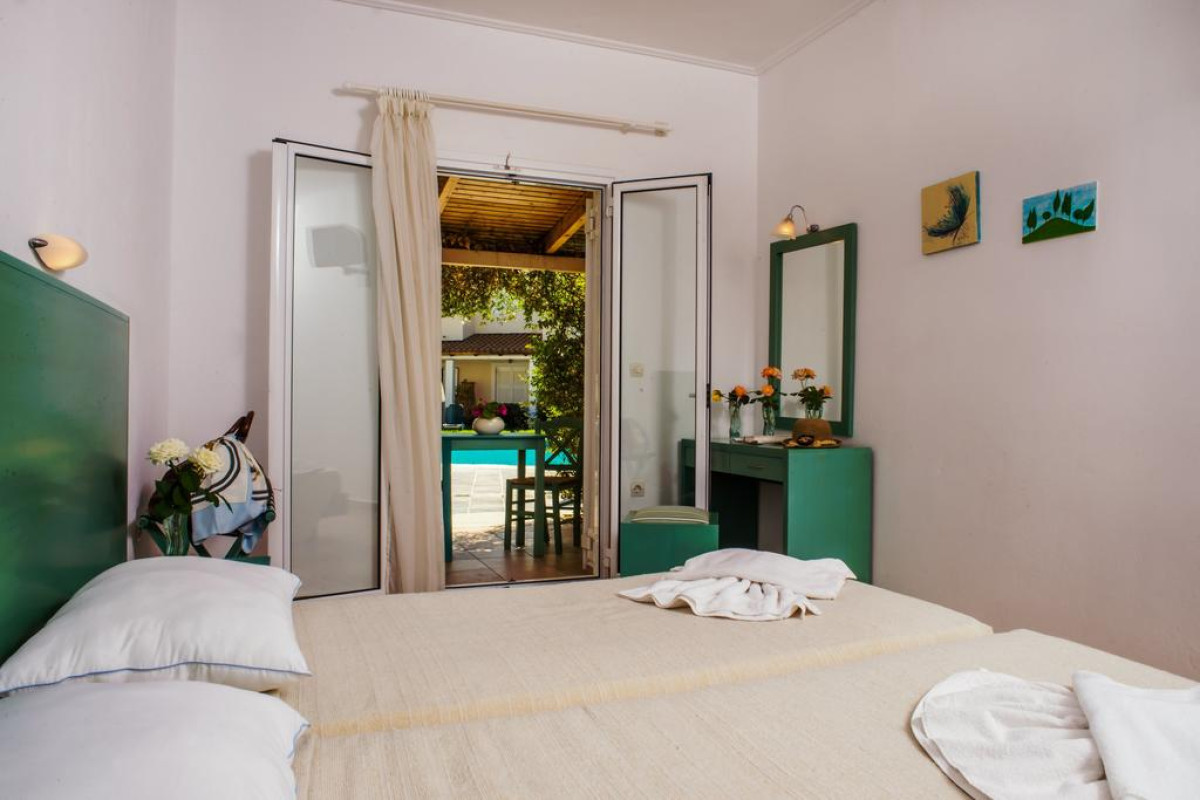ZEFYROS ECO RESORT