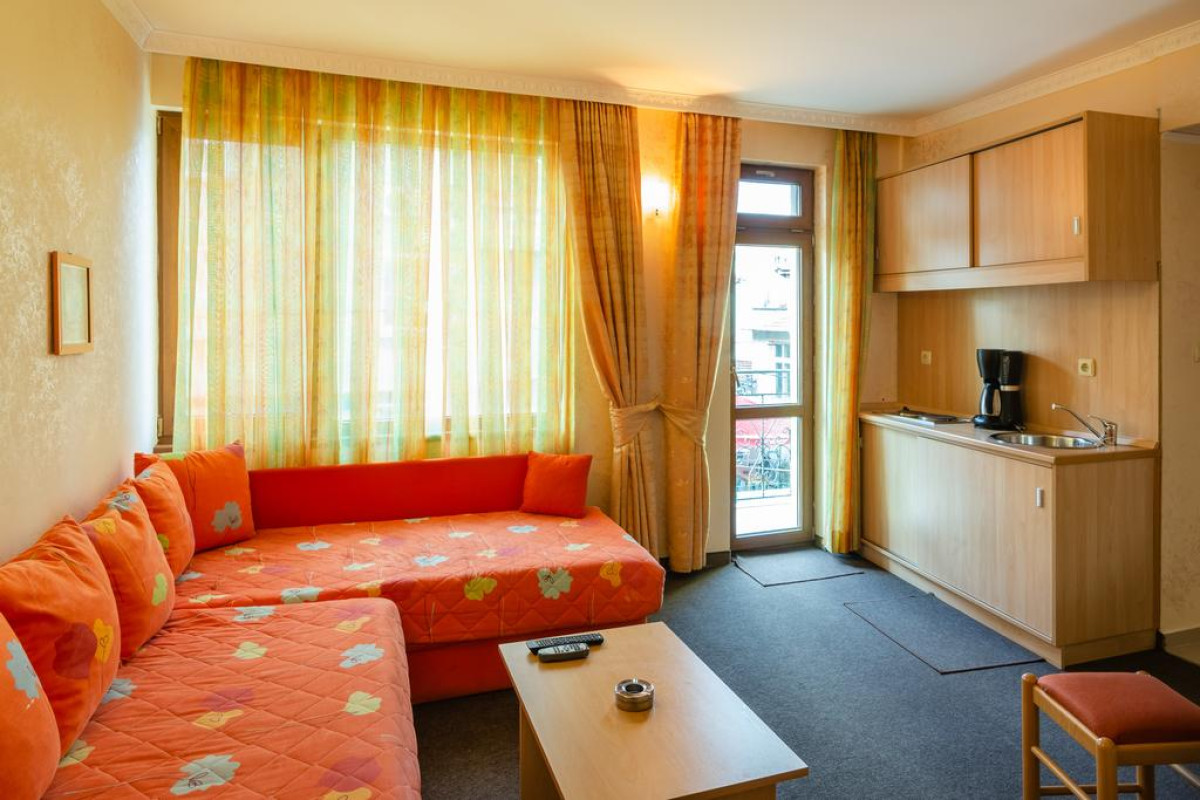 ZEUS POMORIE