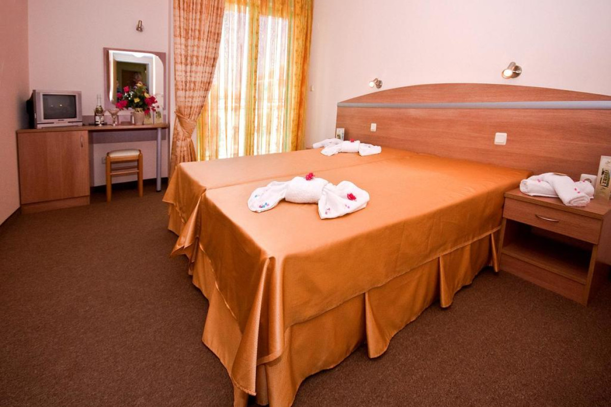 ZEUS POMORIE