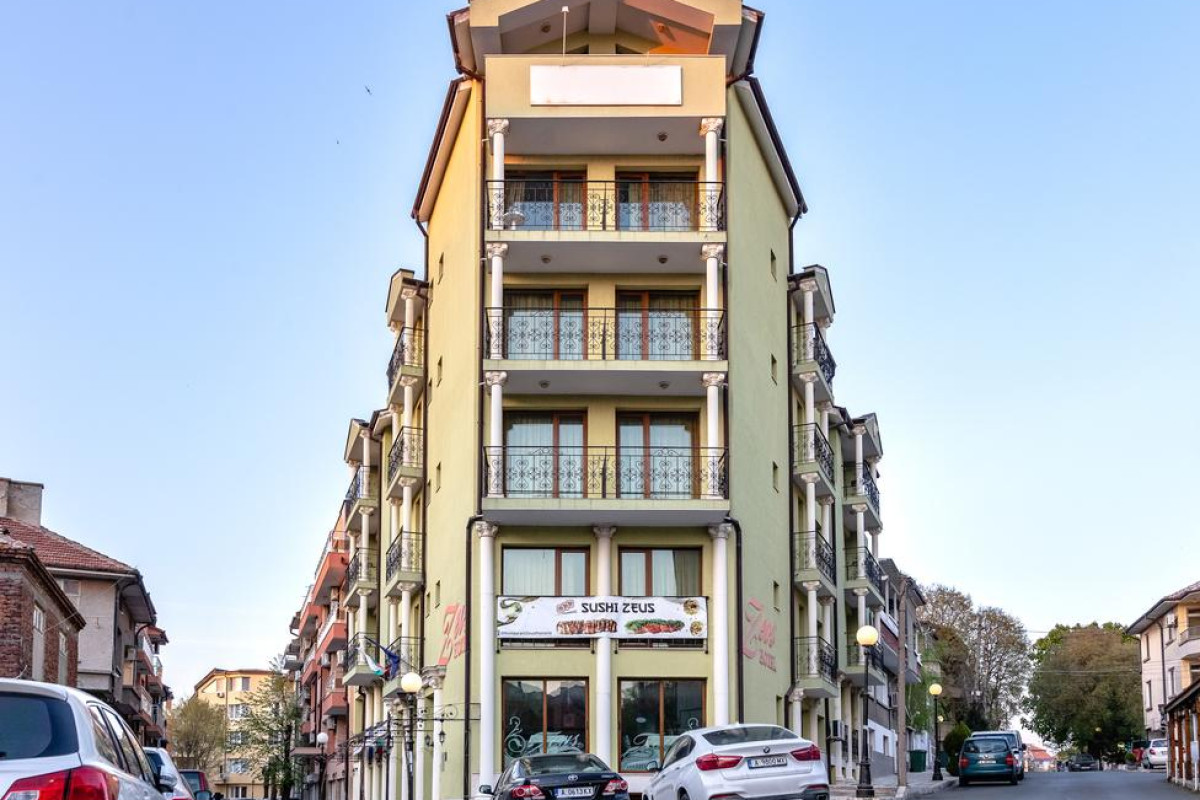 ZEUS POMORIE