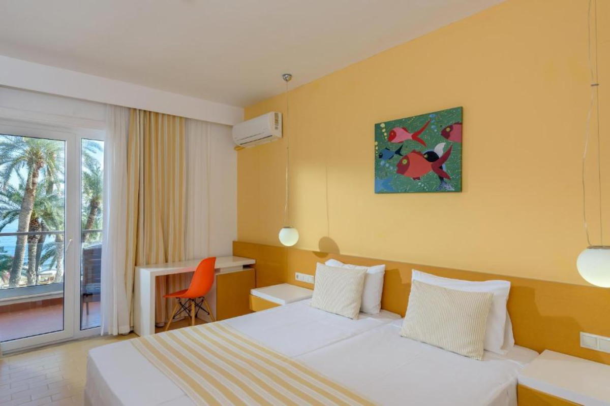 Zeus Hotels Palm Beach