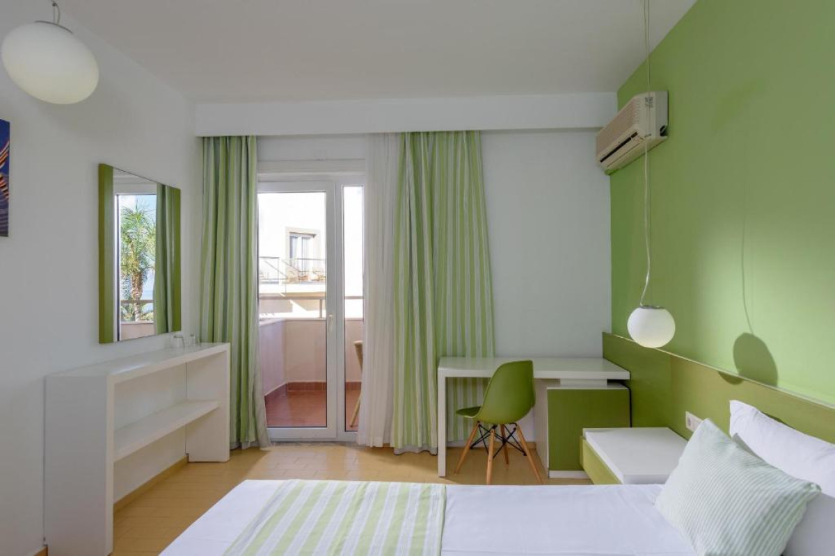 Zeus Hotels Palm Beach