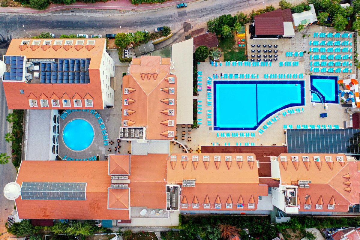 Side Aluna Hotel