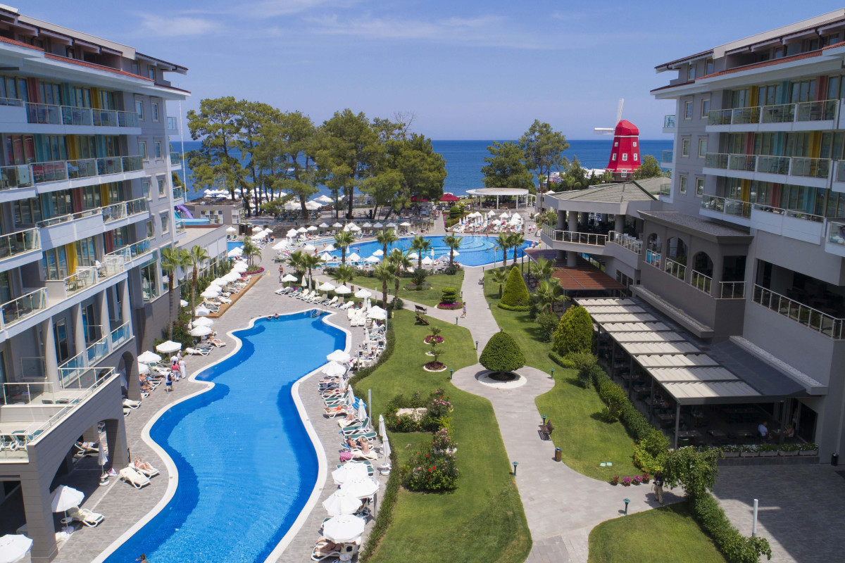 Akra Kemer