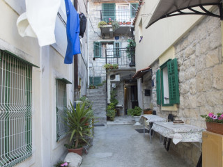 APARTMENT PERA