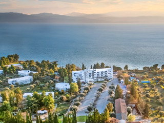 Radisson Paradise Beach Resort