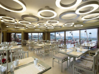Paloma Marina Suites