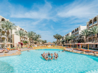 El karma Aqua beach