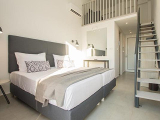Golden Coast Resort 