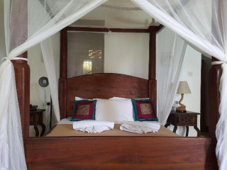Langi Langi Beach Bungalows