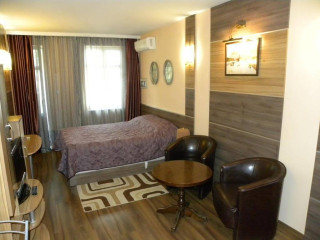 THREE DOLPHINS FAMILY HOTEL