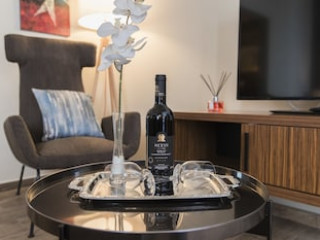 1926 LE PARISOT BOUTIQUE SUITES