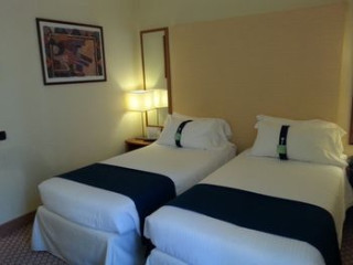 HOLIDAY INN MILAN LINATE AIRPORT (LINATE AIRPORT, 13 KM FROM MI