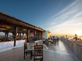 Golden Tulip Stonetown Boutique