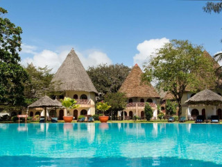 Neptune Paradise Beach Resort & Spa and Safari Tsavo Explorer RO