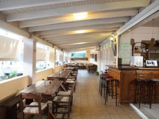 Wilde Rose Hotel