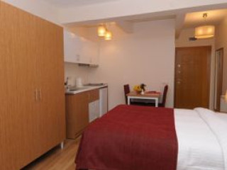 THREE APPLES SUITES AND HOTEL