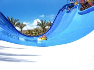 HAWAII RIVIERA AQUA PARK RESORT - CATERS TO COUPLES