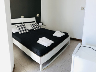 HOTEL APLO
