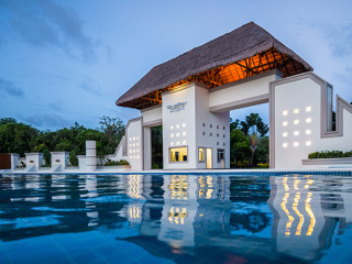 BlueBay Grand Esmeralda