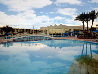 Aurora Oriental Resort****