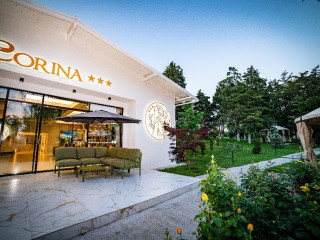 HOTEL CORINA