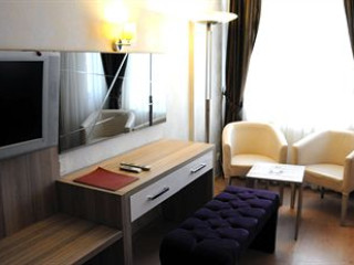 NIL HOTEL