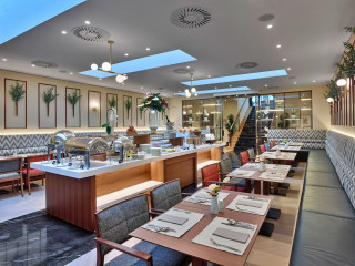 EST GRAND HOTEL SAVOY