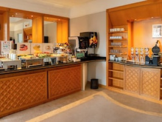 Hotel Tritone