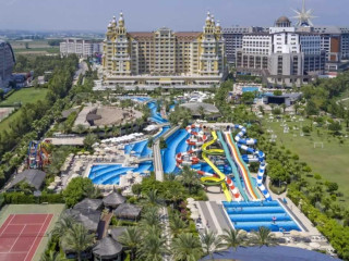 ROYAL HOLIDAY PALACE