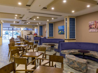 HOLIDAY GARDEN RESORT