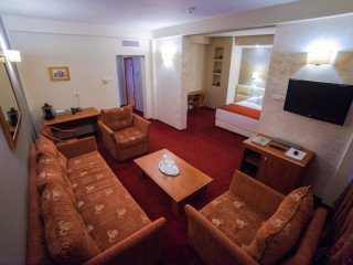 Best Western Plus Lido Hotel